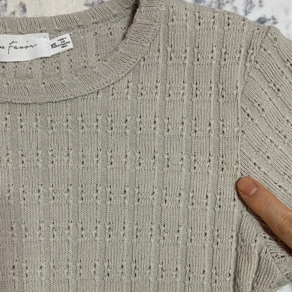 Light Grey Knit Short Sleeve Top - Picture 3 of 6